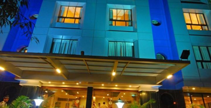 Hotel Park Central Koregaon Park Пюн Екстериор снимка