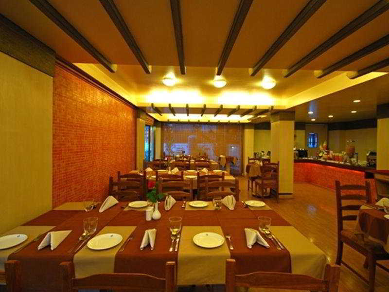 Hotel Park Central Koregaon Park Пюн Екстериор снимка