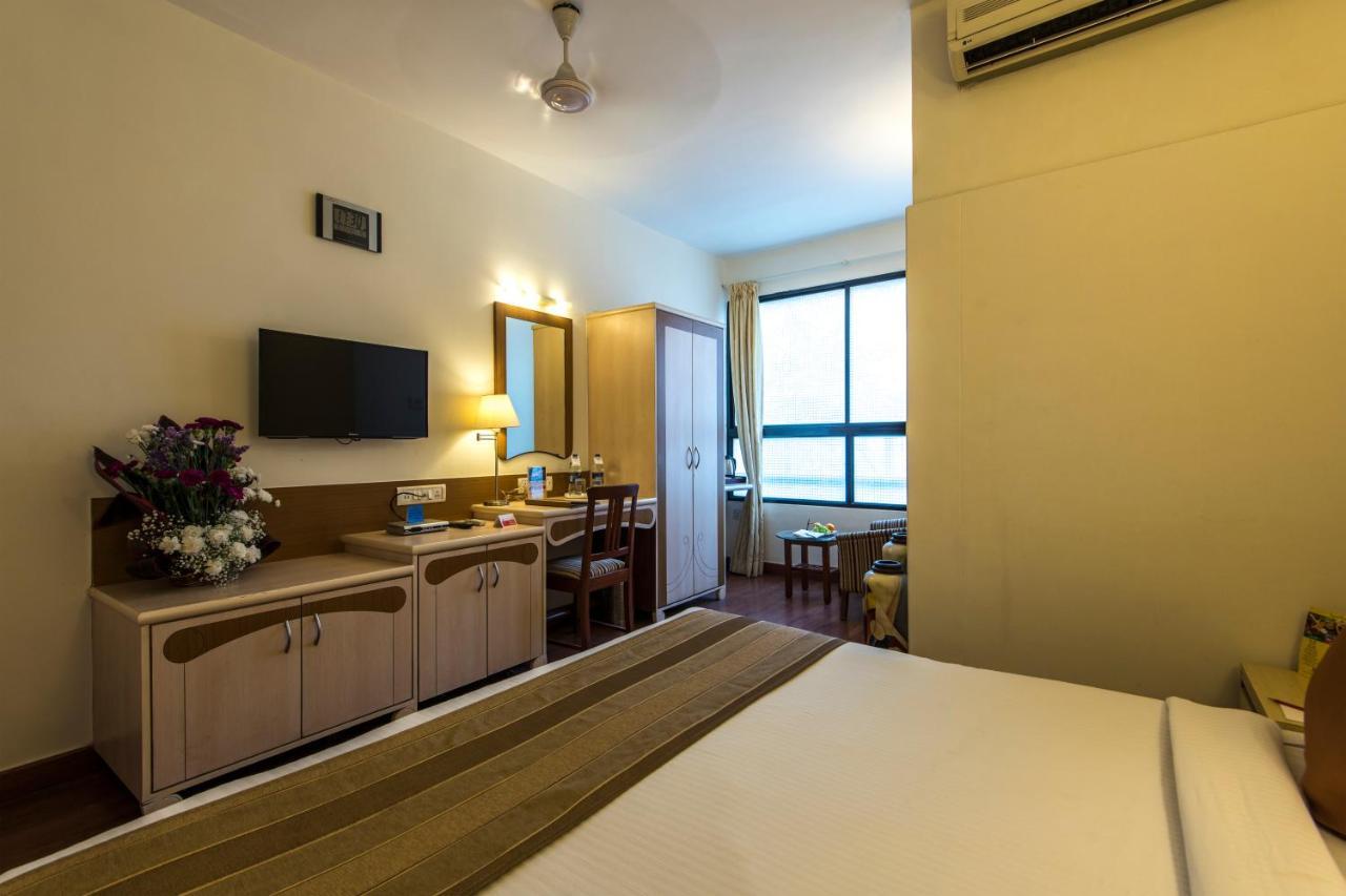 Hotel Park Central Koregaon Park Пюн Екстериор снимка